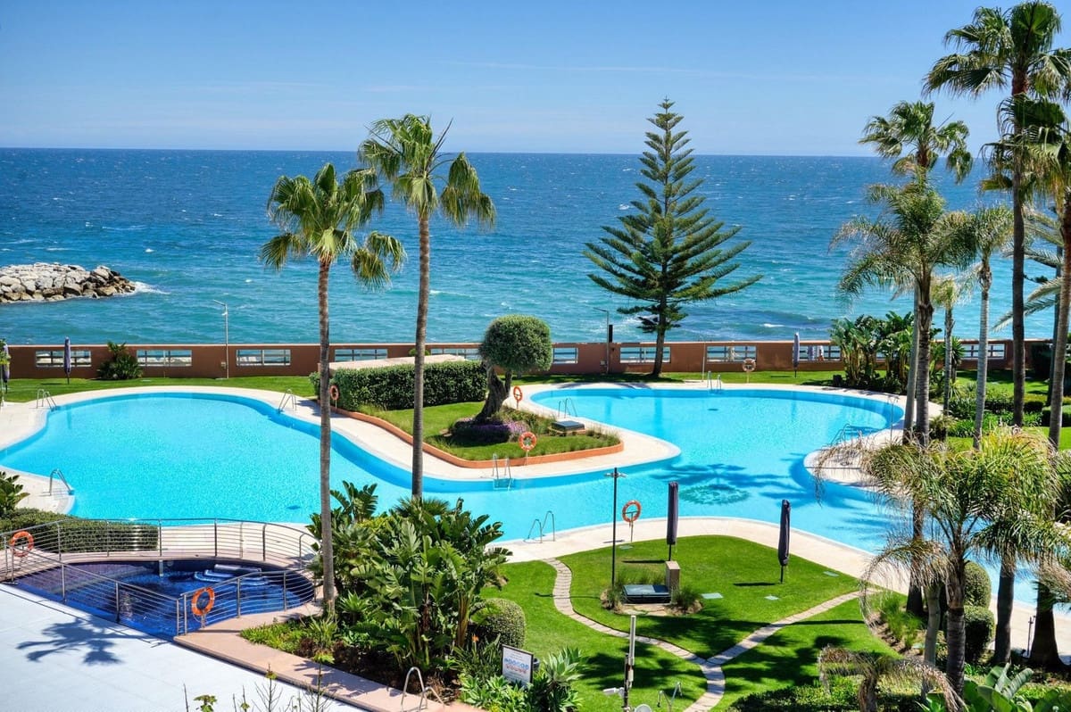 3 slaapkamer Penthouse te koop in Puerto Banus met zwembad - € 3.500.000 (Ref: 9868961)