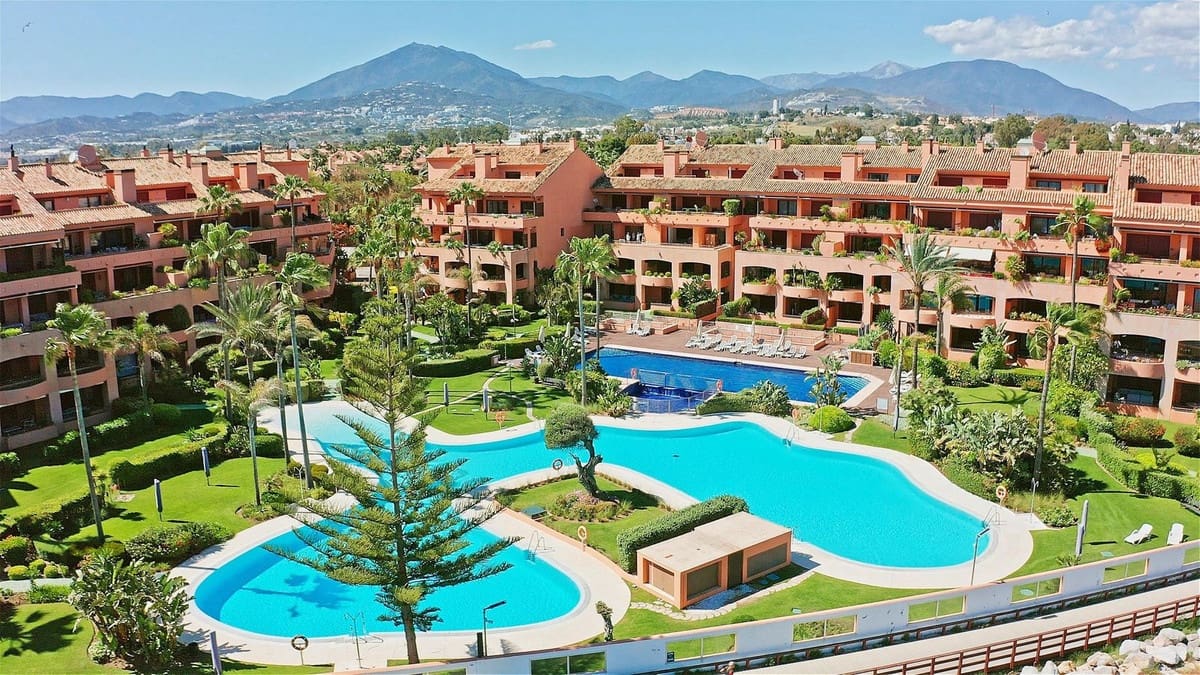 3 slaapkamer Penthouse te koop in Puerto Banus met zwembad - € 3.500.000 (Ref: 9868961)