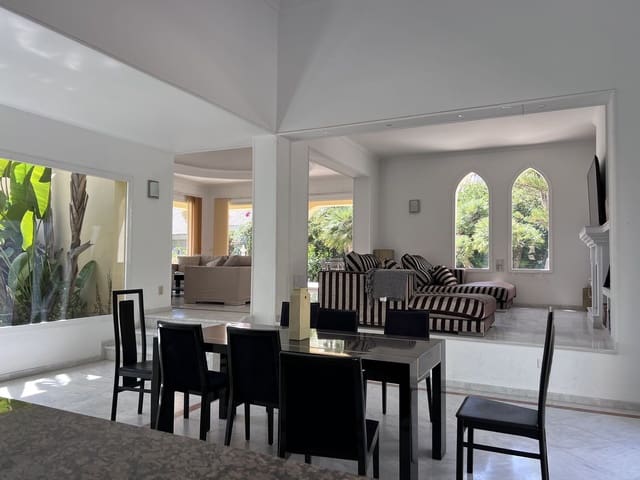 4 Zimmer Villa zu verkaufen in Bahía de Marbella, Marbella mit Pool - 3.995.000 € (Ref: 9868962)