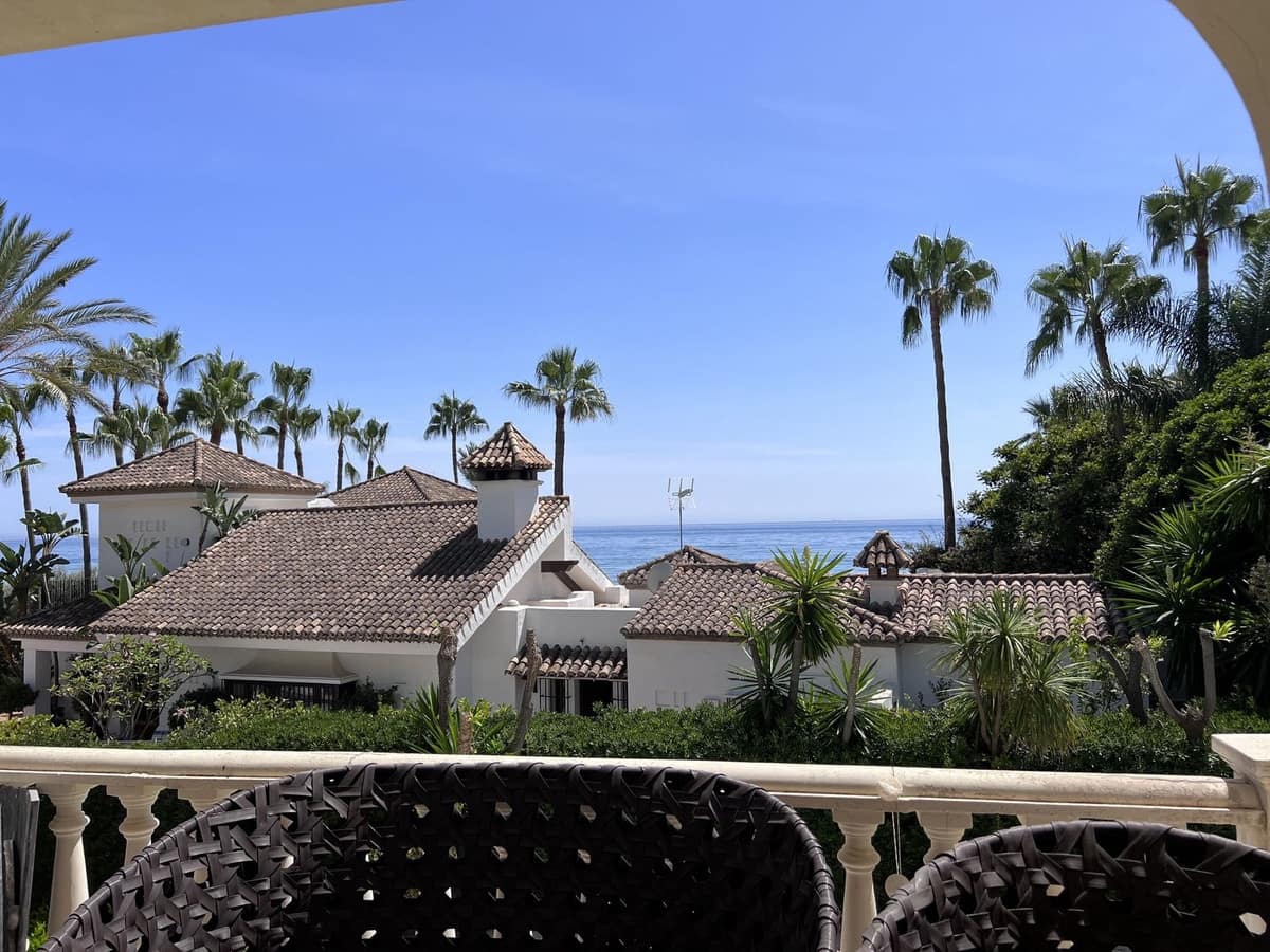 4 Zimmer Villa zu verkaufen in Bahia de Marbella mit Pool - 3.995.000 € (Ref: 9868962)