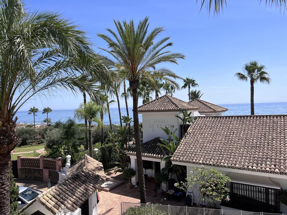 4 Zimmer Villa zu verkaufen in Bahia de Marbella mit Pool - 3.995.000 € (Ref: 9868962)