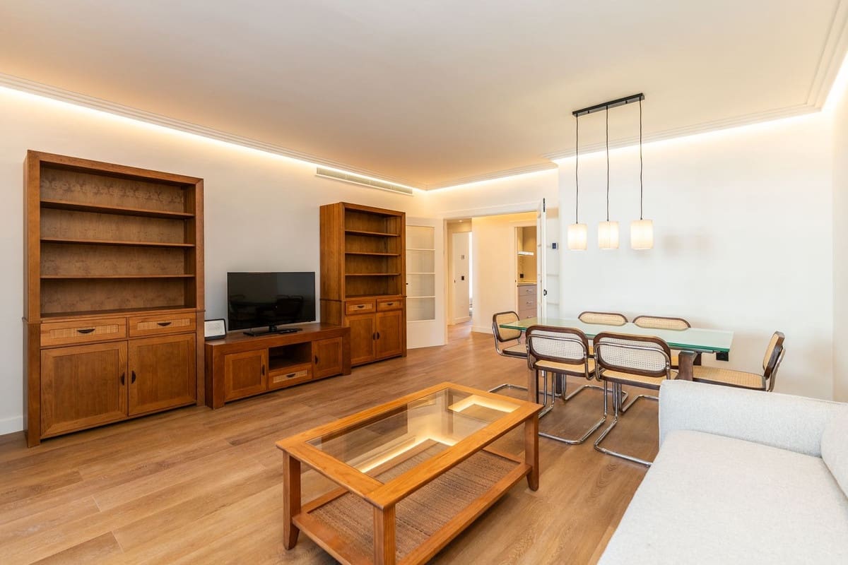 2 quarto Apartamento para arrendar em Golden Mile com piscina garagem - 2 750 € (Ref: 9873771)