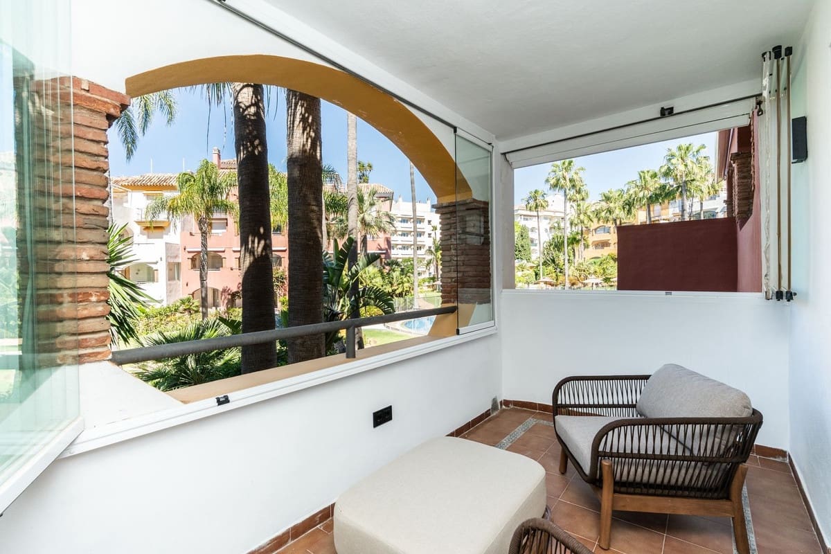 2 quarto Apartamento para arrendar em Golden Mile com piscina garagem - 2 750 € (Ref: 9873771)