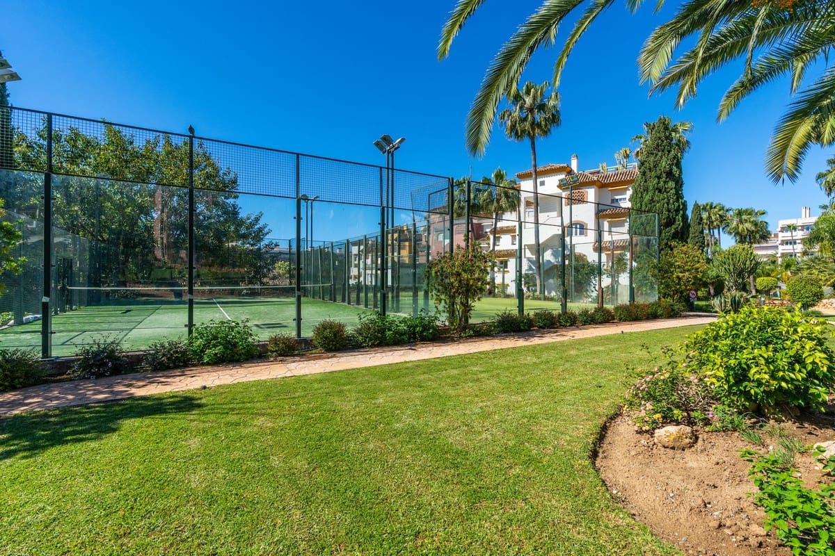 2 quarto Apartamento para arrendar em Golden Mile com piscina garagem - 2 750 € (Ref: 9873771)