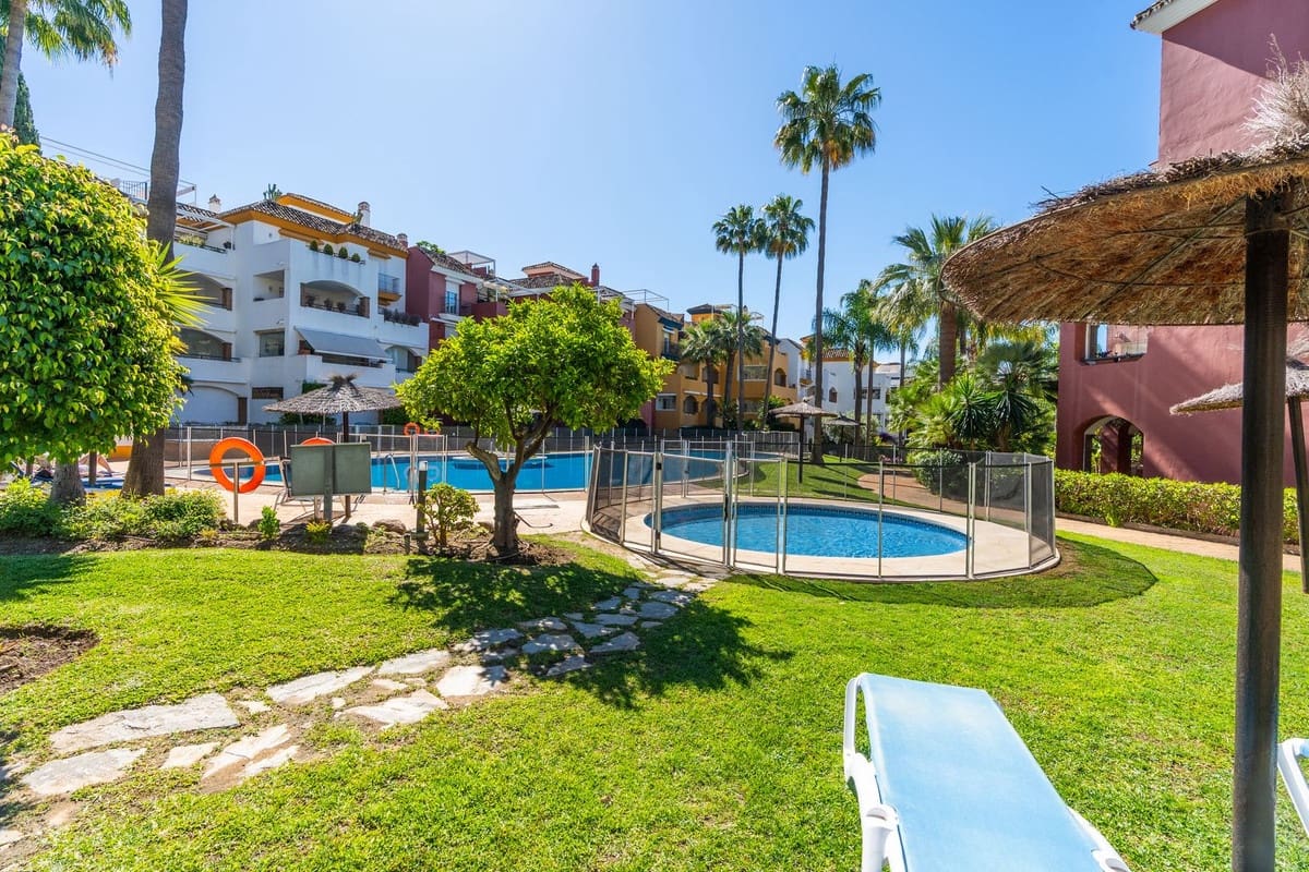 2 quarto Apartamento para arrendar em Golden Mile com piscina garagem - 2 750 € (Ref: 9873771)