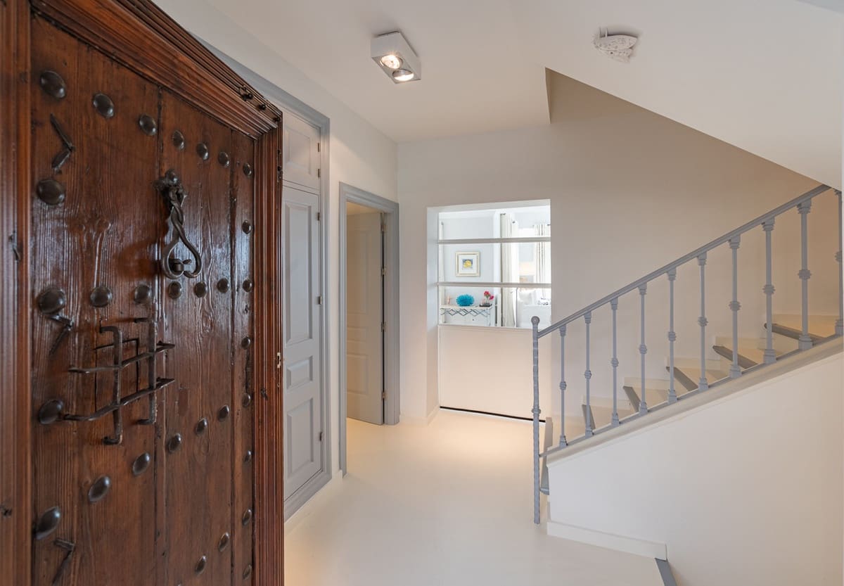 3 soverom Hus til salgs i Golden Mile med svømmebasseng - € 1 350 000 (Ref: 9920671)