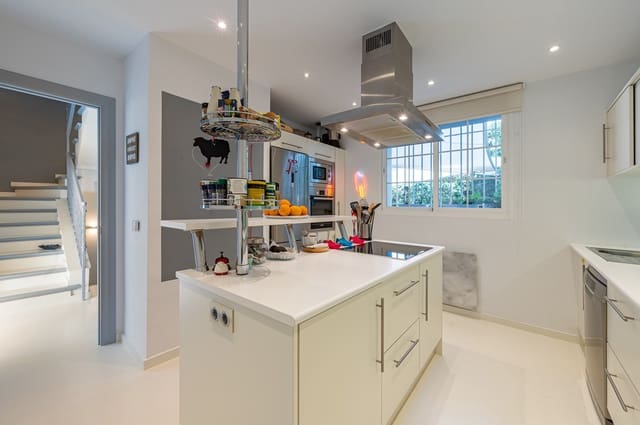 3 soveværelse Byhus til salg i La Carolina - Guadalpín, Marbella med swimmingpool - € 1.350.000 (Ref: 9920671)