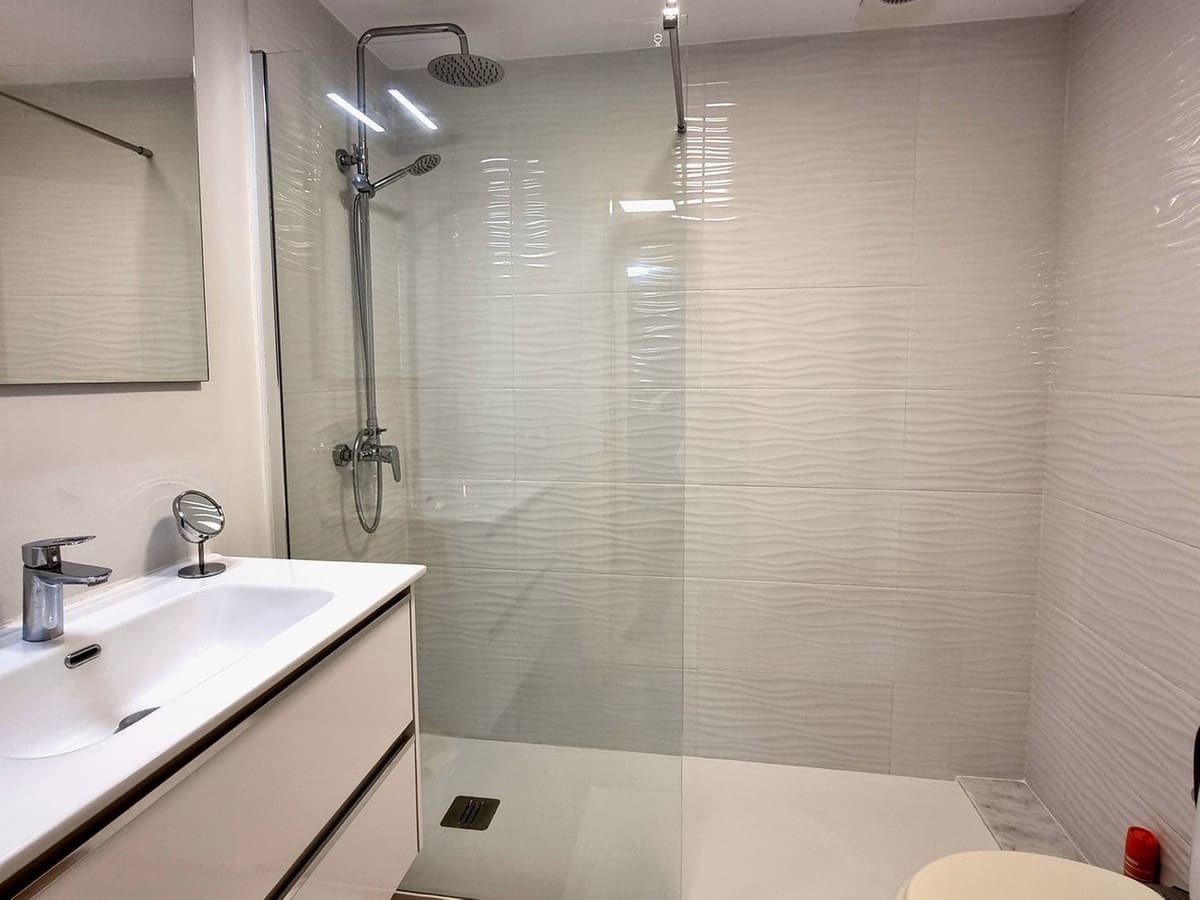 2 slaapkamer Appartement te koop in El Paraiso met zwembad - € 330.000 (Ref: 9920675)