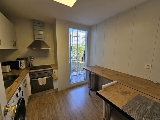 2 slaapkamer Appartement te koop in El Paraiso, Estepona met zwembad - € 330.000 (Ref: 9920675)