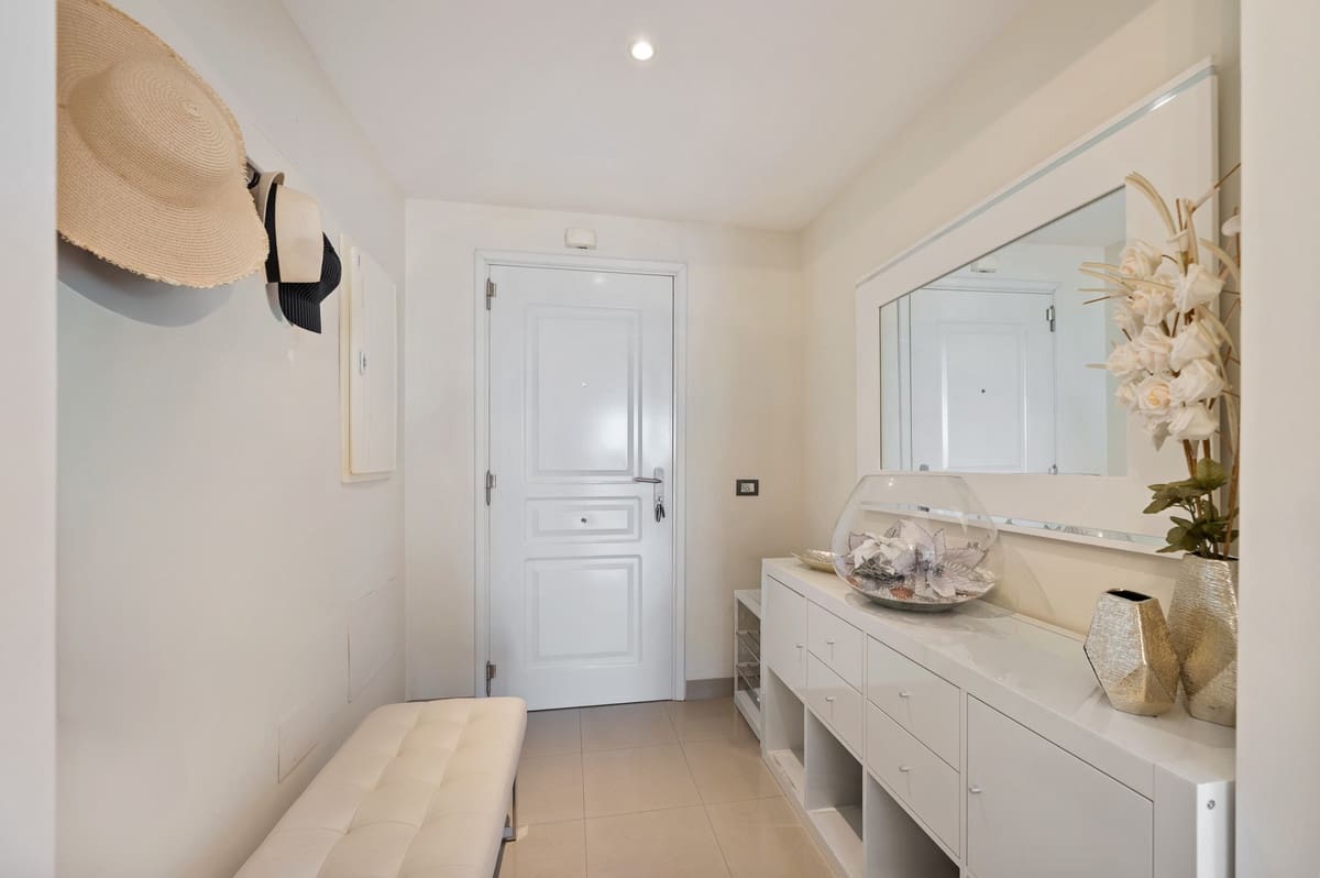 2 slaapkamer Penthouse te koop in Estepona met zwembad - € 459.000 (Ref: 9920679)