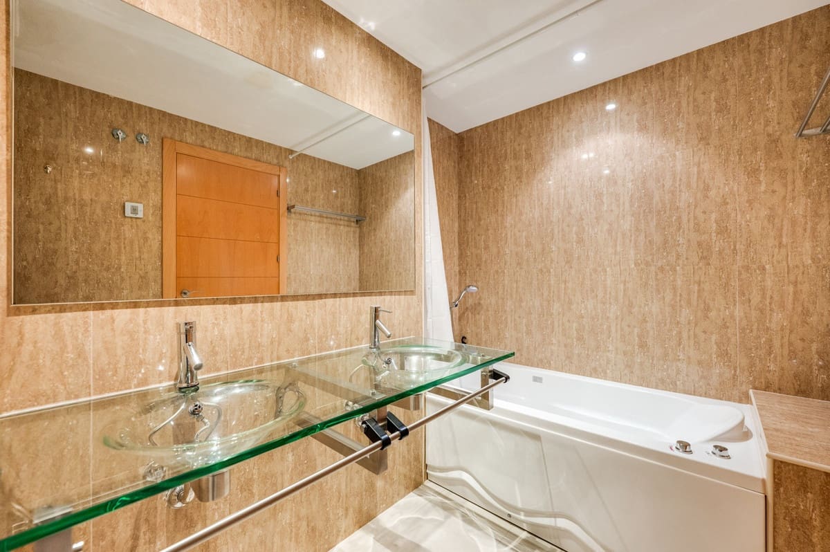 2 slaapkamer Penthouse te koop in Estepona met zwembad - € 459.000 (Ref: 9920679)