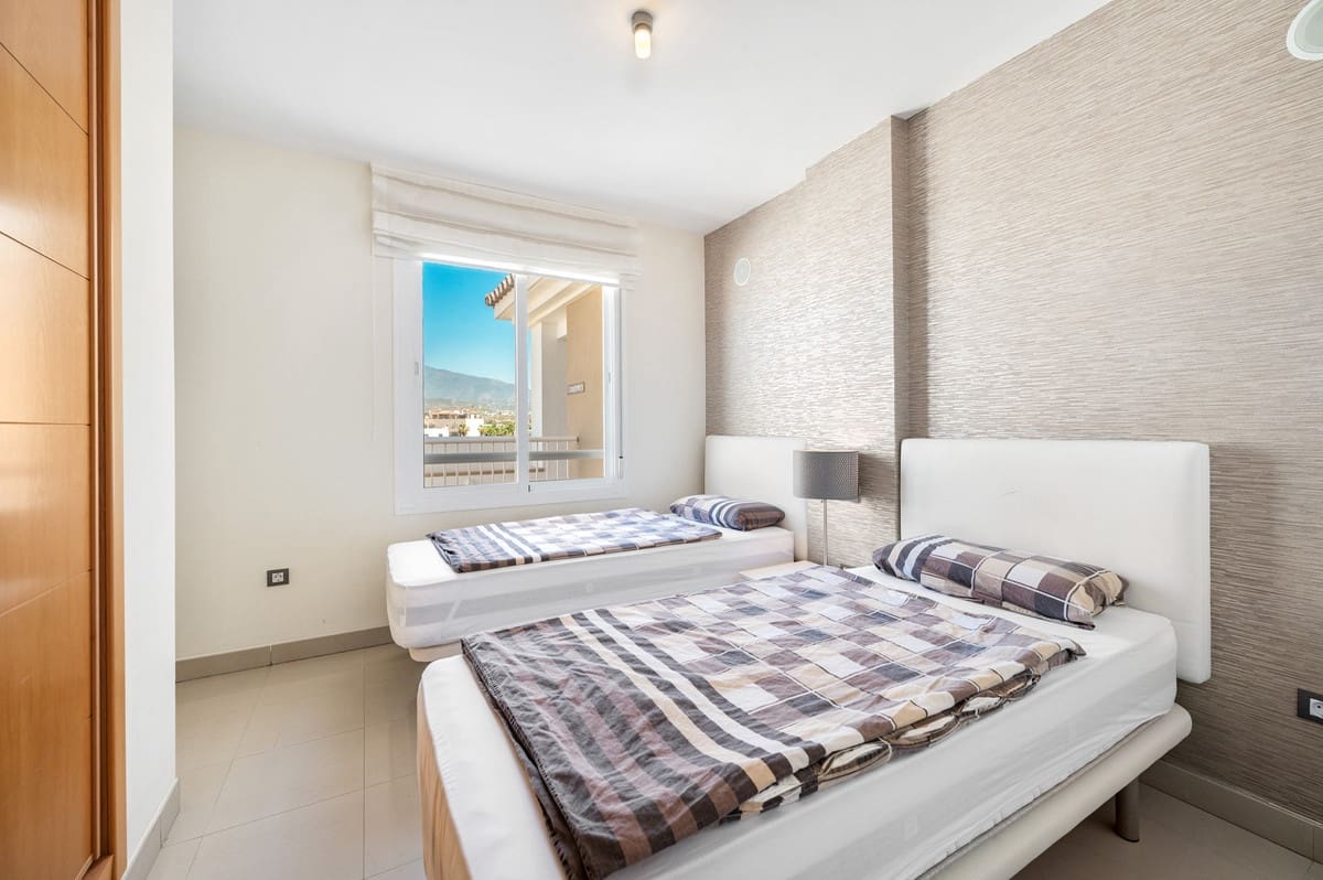 2 slaapkamer Penthouse te koop in Estepona met zwembad - € 459.000 (Ref: 9920679)