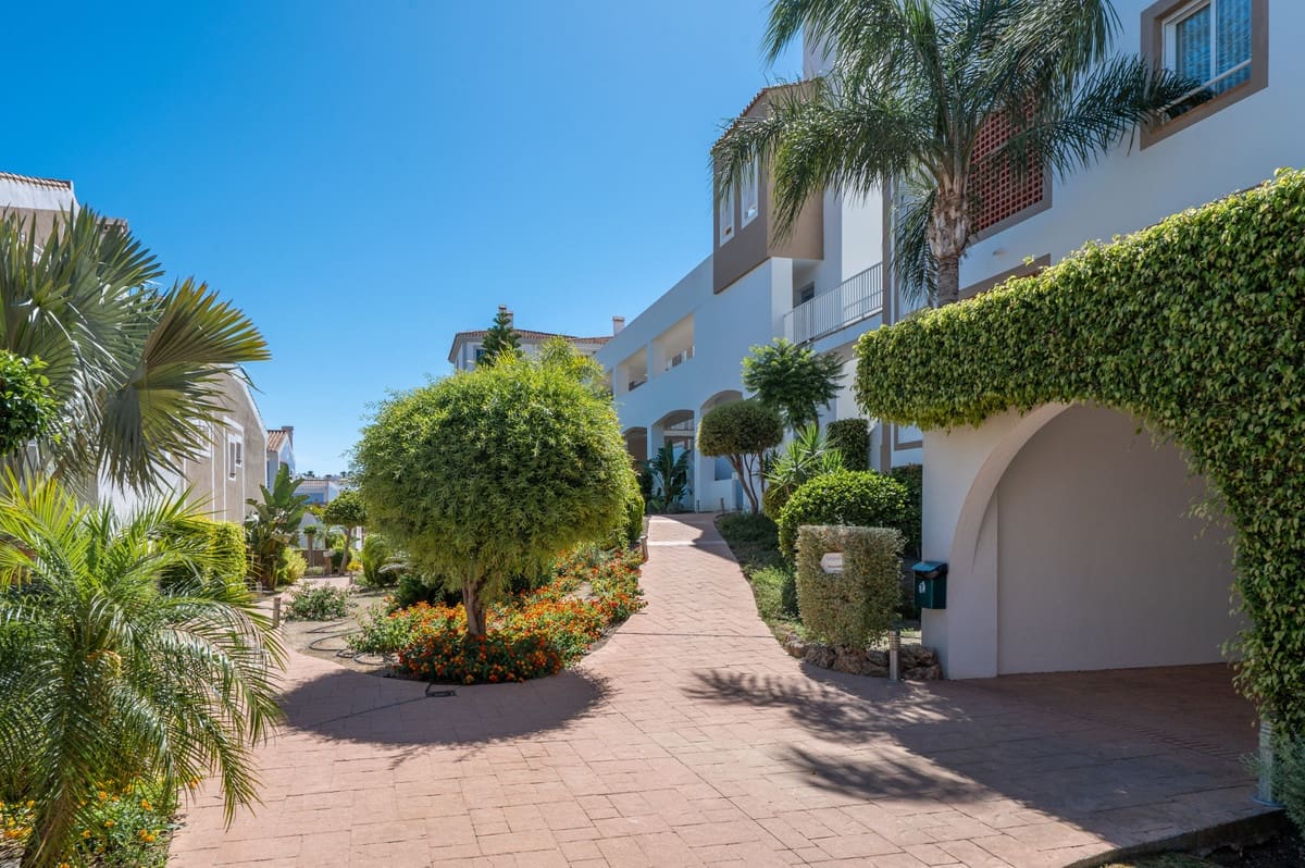 2 slaapkamer Penthouse te koop in Estepona met zwembad - € 459.000 (Ref: 9920679)