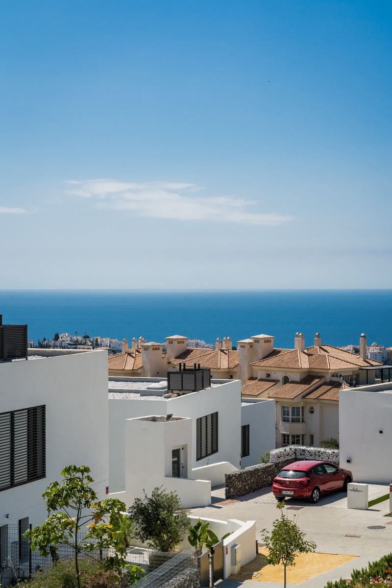 3 chambre Maison de Ville à vendre à Riviera del Sol avec piscine - 850 000 € (Ref: 9920681)