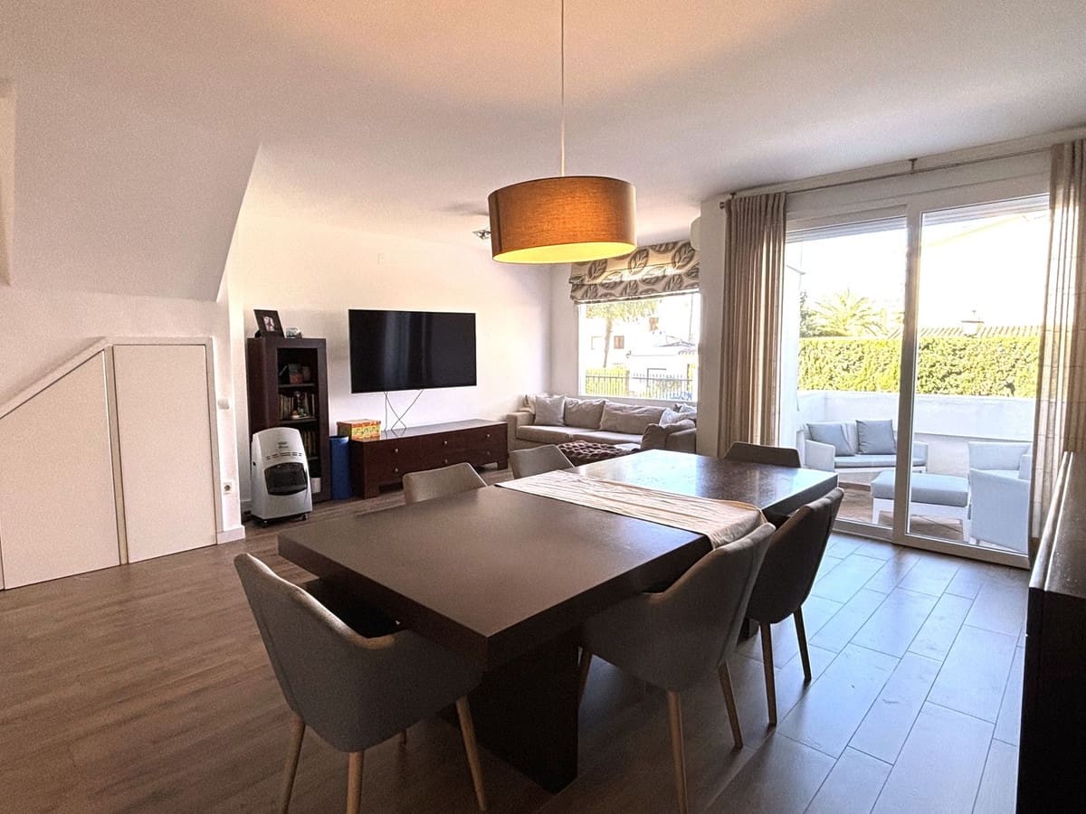 4 chambre Maison de Ville à vendre à San Pedro de Alcantara avec piscine - 580 000 € (Ref: 9920682)