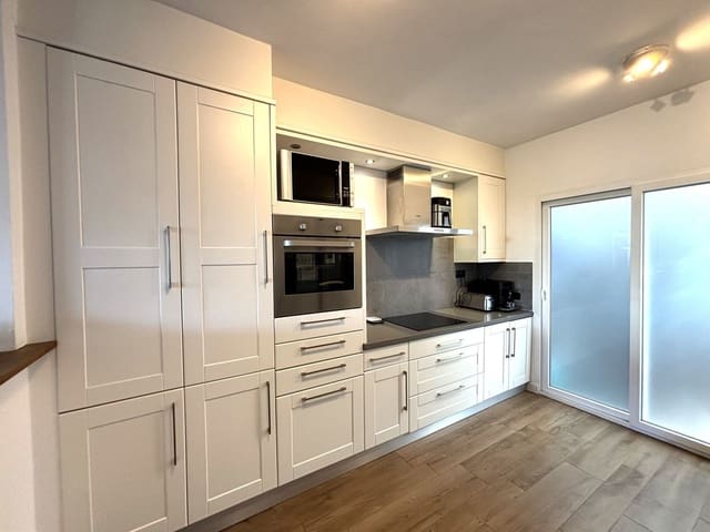 4 chambre Maison de Ville à vendre à San Pedro de Alcantara, Marbella avec piscine - 580 000 € (Ref: 9920682)