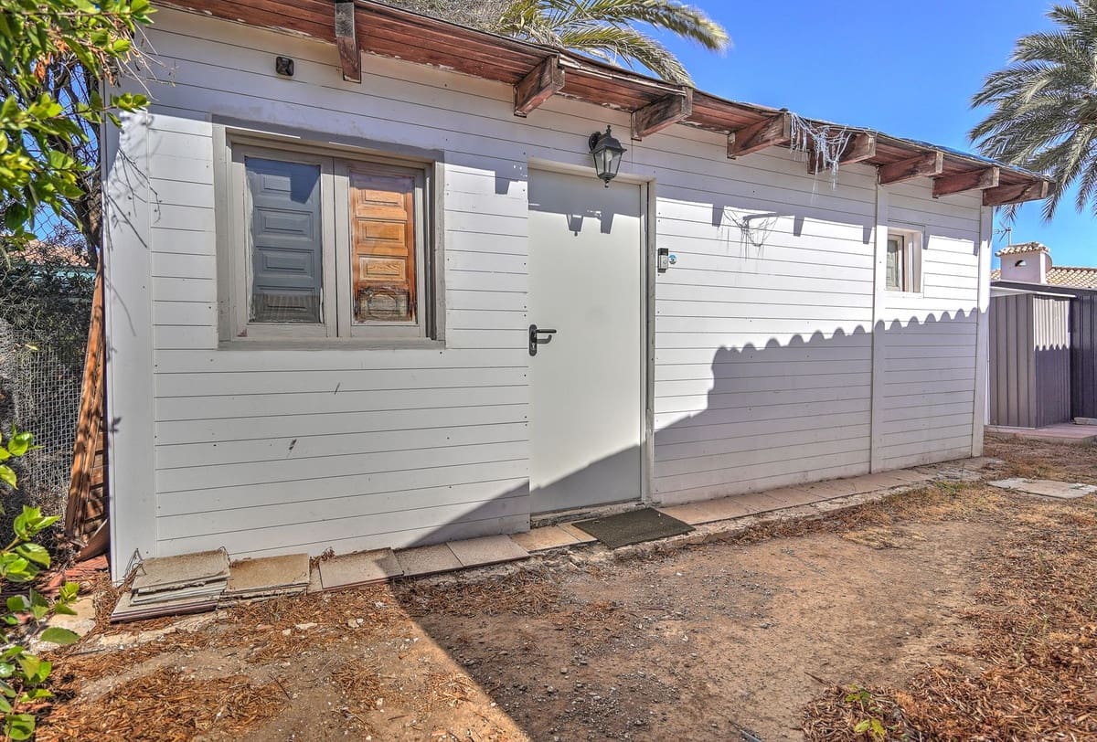 Chalet de 2 habitaciones en El Faro en venta con piscina - 399.995 € (Ref: 9920683)