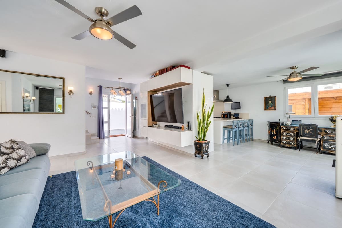 3 soverom Villa til salgs i Costalita med svømmebasseng - € 1 495 000 (Ref: 9920684)