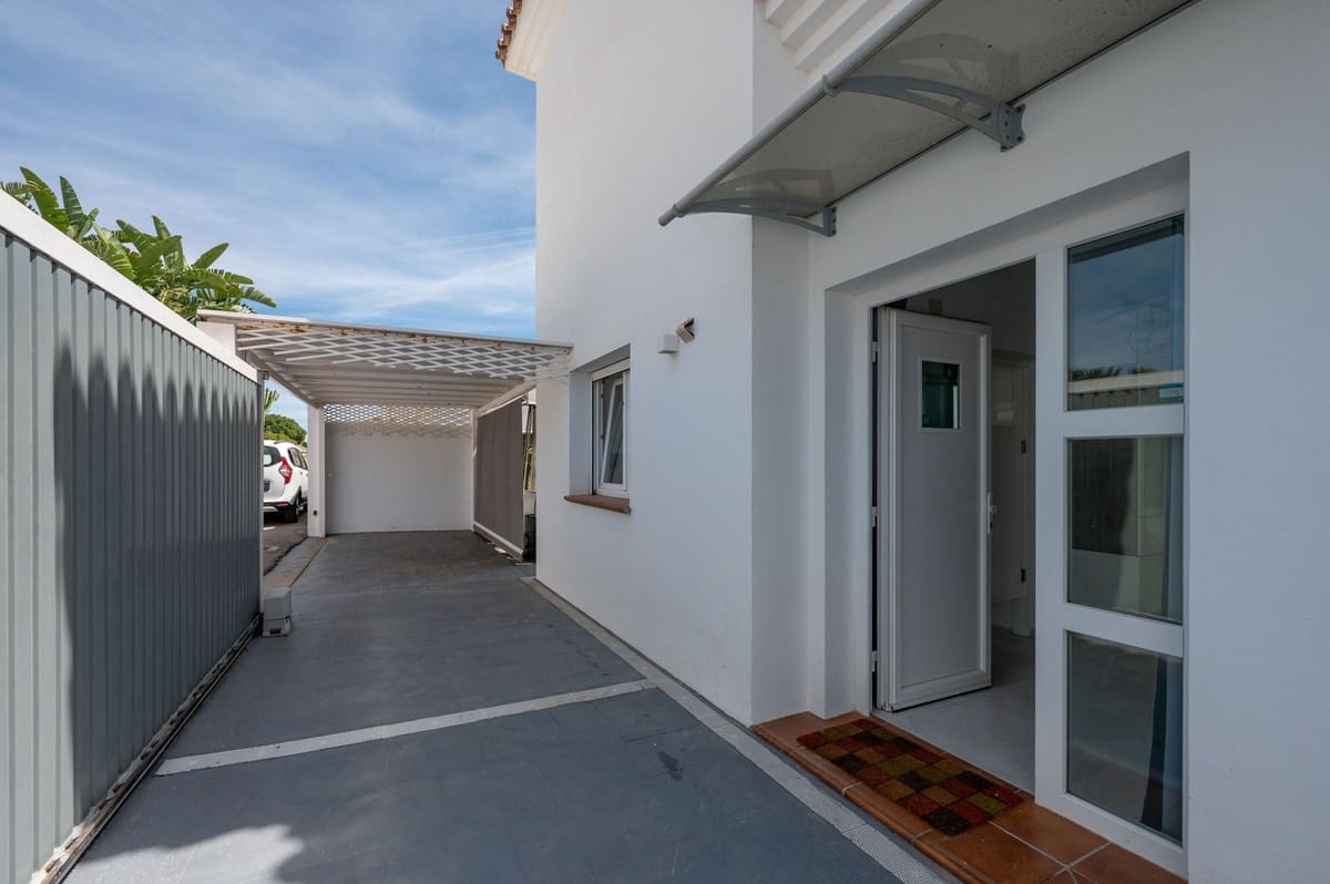 3 soverom Villa til salgs i Costalita med svømmebasseng - € 1 495 000 (Ref: 9920684)