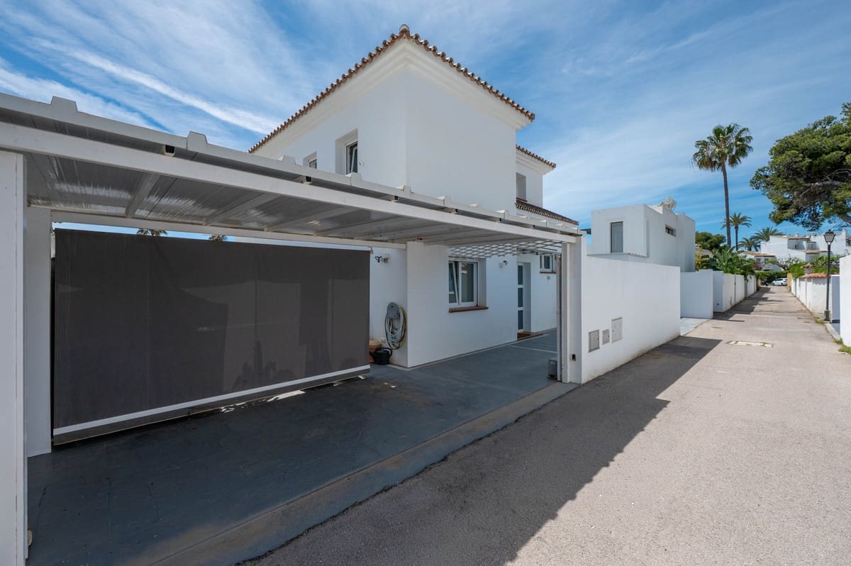 3 soverom Villa til salgs i Costalita med svømmebasseng - € 1 495 000 (Ref: 9920684)
