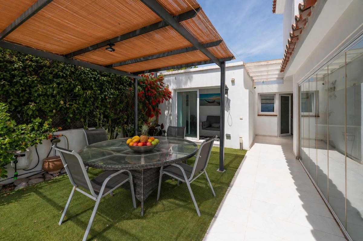3 soverom Villa til salgs i Costalita med svømmebasseng - € 1 495 000 (Ref: 9920684)