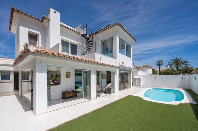 3 slaapkamer Villa te koop in Costalita, Estepona met zwembad - € 1.350.000 (Ref: 9920684)