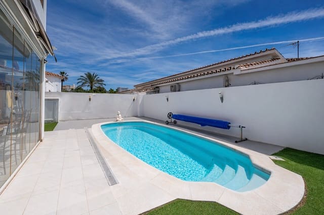 3 slaapkamer Villa te koop in Costalita, Estepona met zwembad - € 1.350.000 (Ref: 9920684)