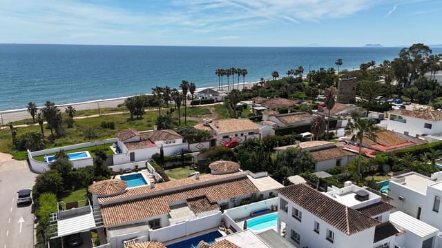 3 slaapkamer Villa te koop in Costalita, Estepona met zwembad - € 1.350.000 (Ref: 9920684)