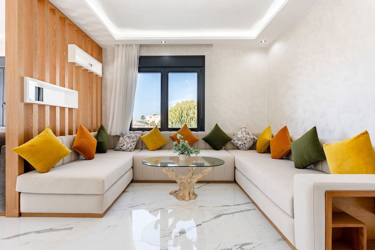 4 makuuhuone Huvila myytävänä paikassa Riviera del Sol mukana uima-altaan - 1 350 000 € (Ref: 9920685)