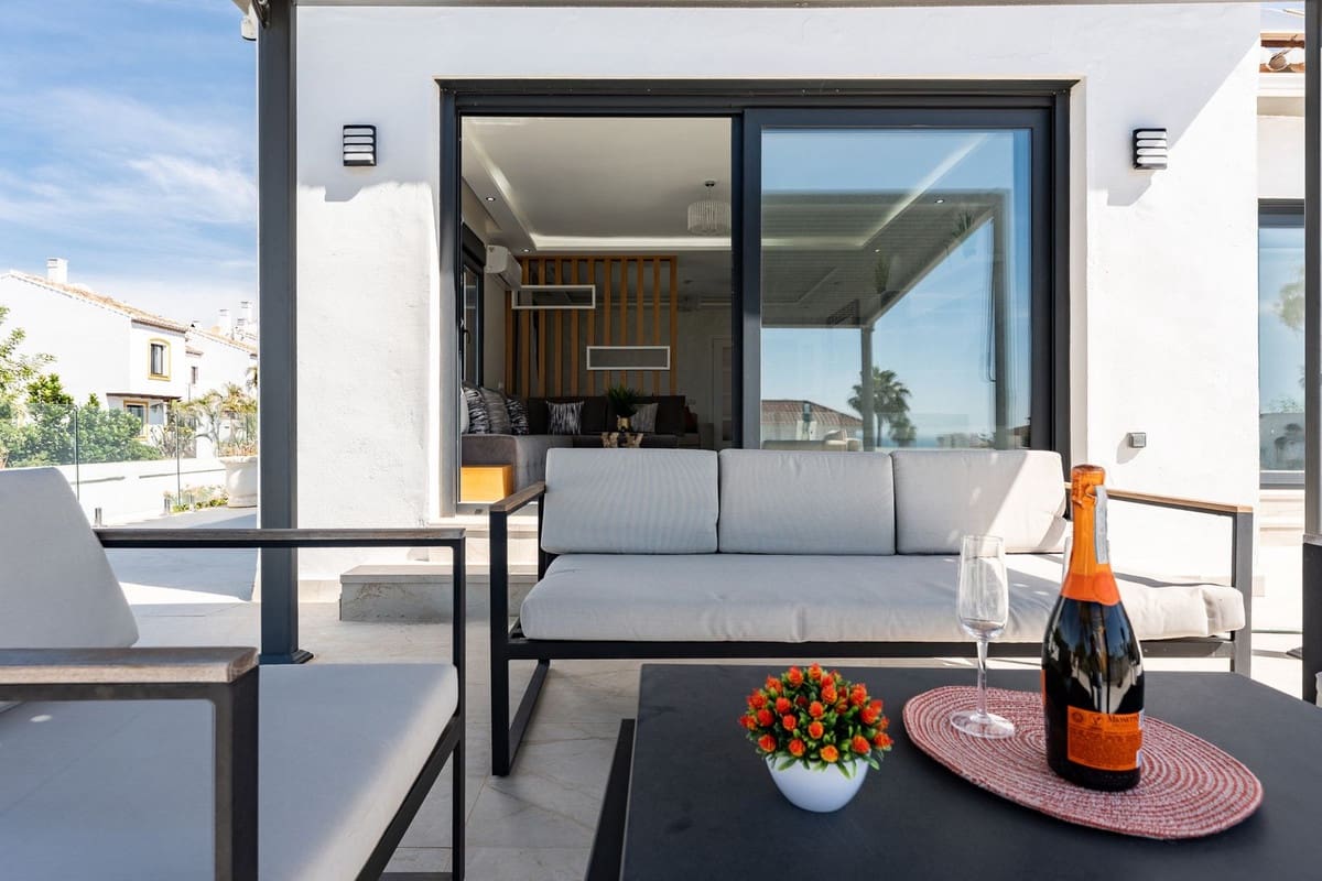 4 makuuhuone Huvila myytävänä paikassa Riviera del Sol mukana uima-altaan - 1 350 000 € (Ref: 9920685)