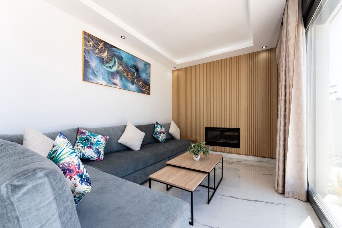 4 makuuhuone Huvila myytävänä paikassa Riviera del Sol mukana uima-altaan - 1 350 000 € (Ref: 9920685)