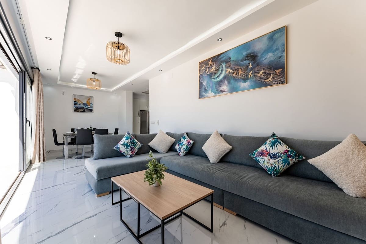 4 makuuhuone Huvila myytävänä paikassa Riviera del Sol mukana uima-altaan - 1 350 000 € (Ref: 9920685)