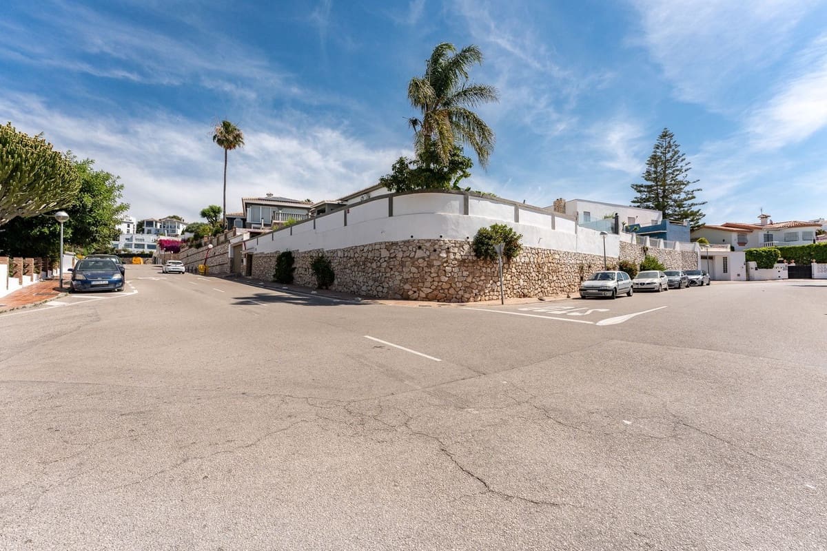 4 makuuhuone Huvila myytävänä paikassa Riviera del Sol mukana uima-altaan - 1 350 000 € (Ref: 9920685)