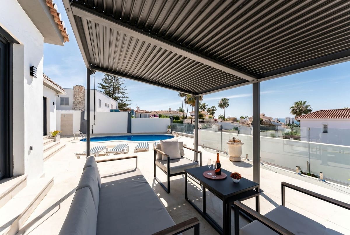 4 makuuhuone Huvila myytävänä paikassa Riviera del Sol mukana uima-altaan - 1 350 000 € (Ref: 9920685)