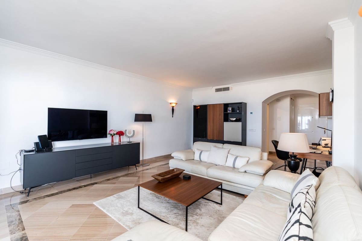 3 soverom Leilighet til salgs i Elviria med svømmebasseng - € 1 195 000 (Ref: 9920686)
