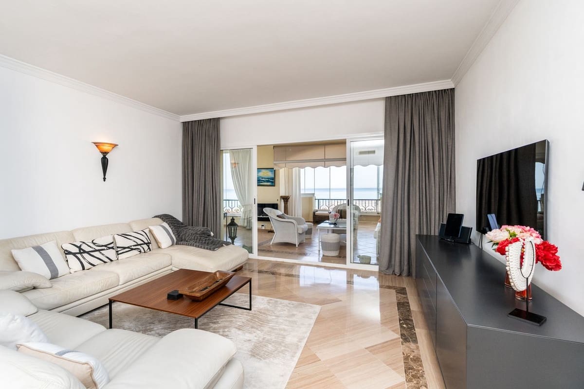 3 soverom Leilighet til salgs i Elviria med svømmebasseng - € 1 195 000 (Ref: 9920686)