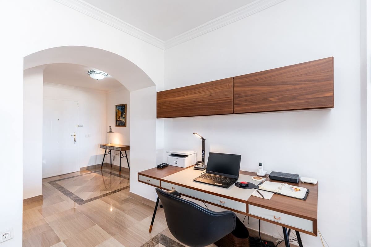 3 soverom Leilighet til salgs i Elviria med svømmebasseng - € 1 195 000 (Ref: 9920686)
