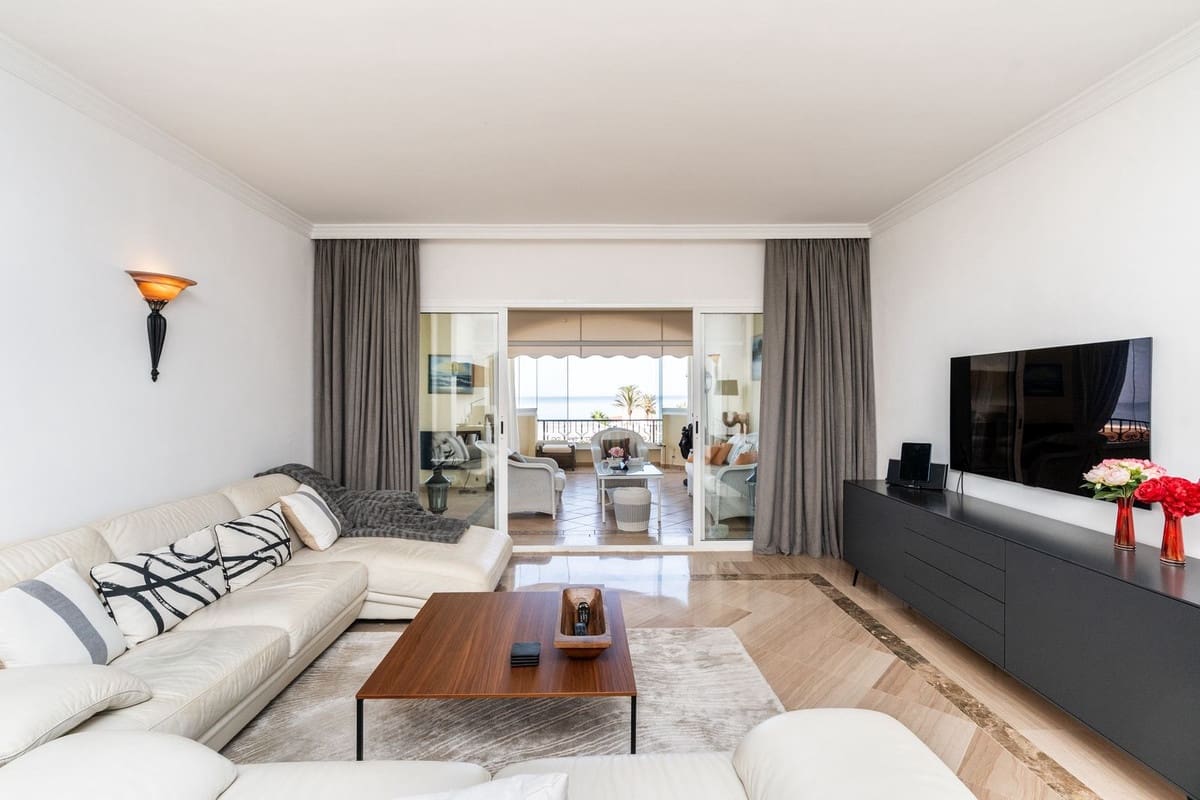 3 soverom Leilighet til salgs i Elviria med svømmebasseng - € 1 195 000 (Ref: 9920686)