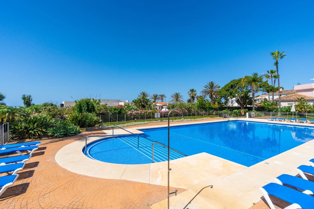 3 soverom Leilighet til salgs i Elviria med svømmebasseng - € 1 195 000 (Ref: 9920686)