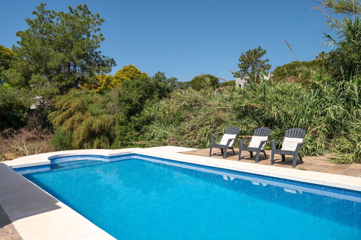 4 bedroom Villa for sale in Las Chapas with pool - € 975,000 (Ref: 9920687)
