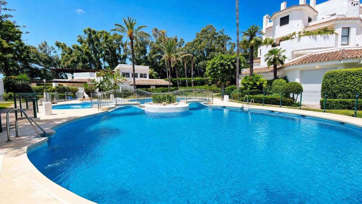 2 quarto Apartamento para venda em Elviria com piscina - 599 000 € (Ref: 9922604)