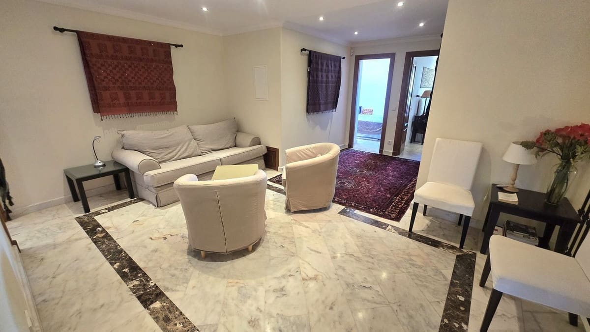 7 bedroom Villa for sale in El Rosario with pool - € 3,500,000 (Ref: 9922605)