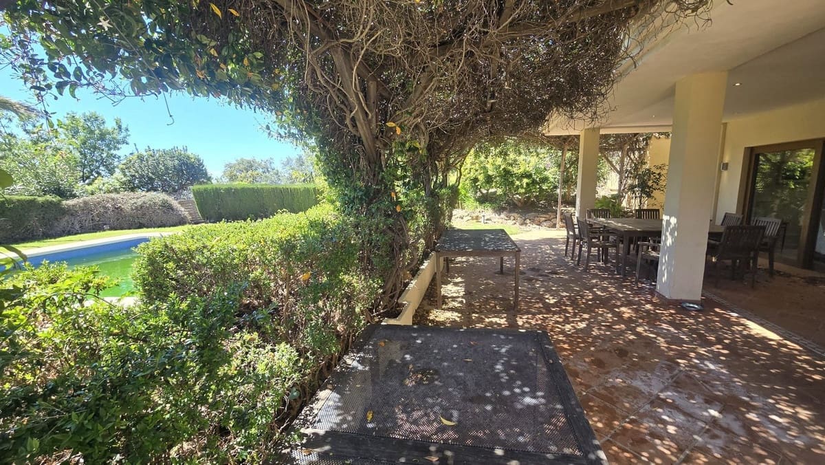 7 bedroom Villa for sale in El Rosario with pool - € 3,500,000 (Ref: 9922605)