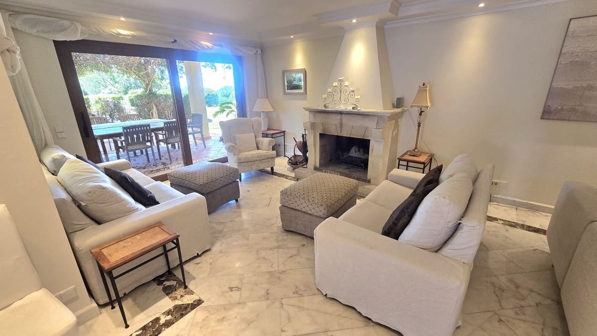 7 bedroom Villa for sale in El Rosario with pool - € 3,500,000 (Ref: 9922605)