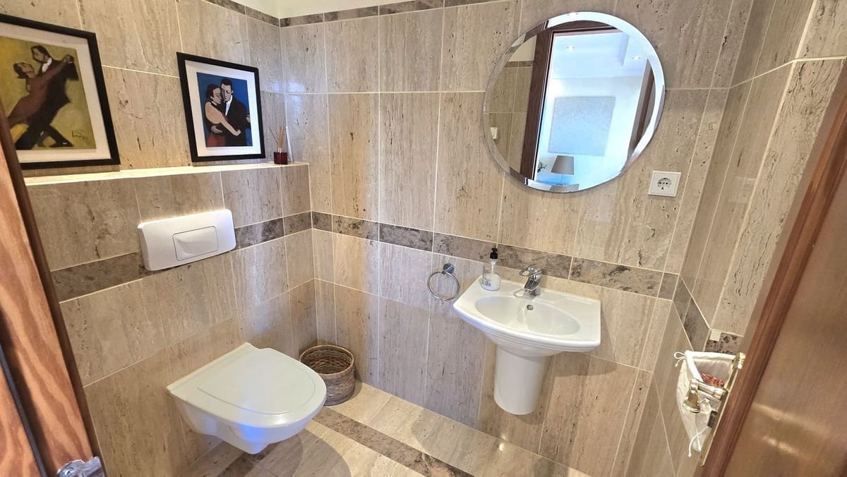 7 bedroom Villa for sale in El Rosario with pool - € 3,500,000 (Ref: 9922605)