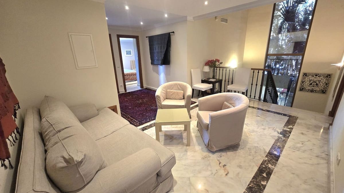 7 bedroom Villa for sale in El Rosario with pool - € 3,500,000 (Ref: 9922605)