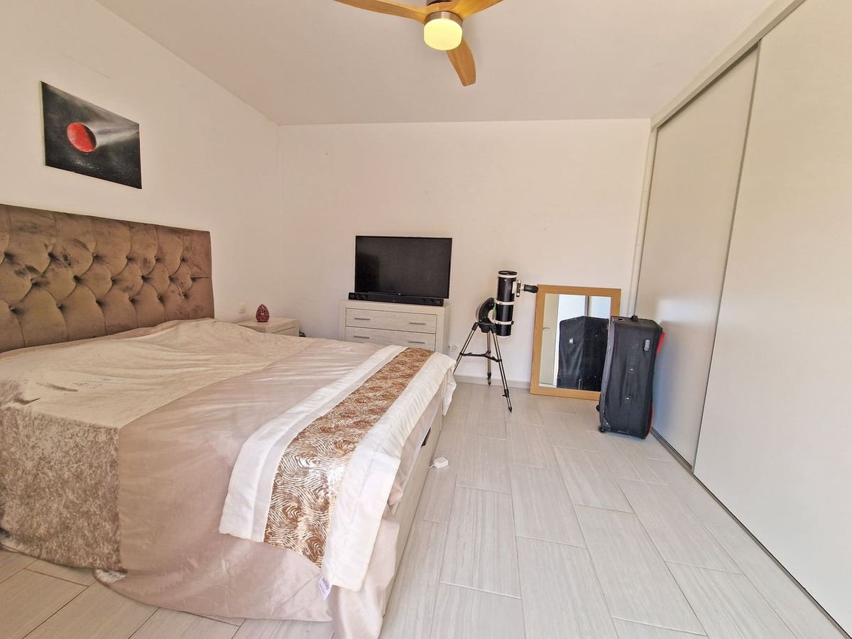 Chalet de 2 habitaciones en Calahonda en venta con piscina - 850.000 € (Ref: 9922606)