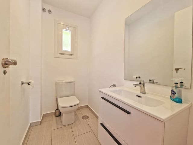 Chalet de 2 habitaciones en Calahonda, Mijas en venta con piscina - 850.000 € (Ref: 9922606)