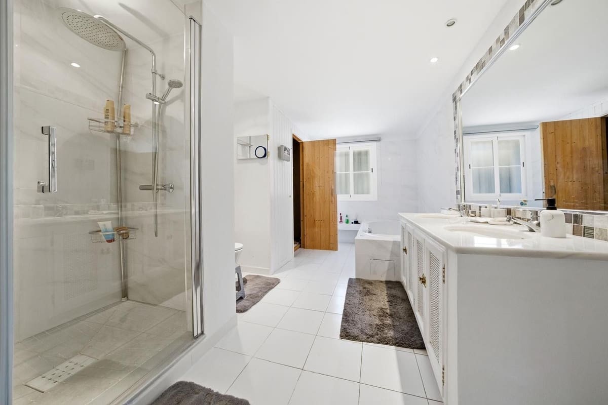 2 soveværelse Villa til salg i Benahavis med swimmingpool - € 1.190.000 (Ref: 9922607)