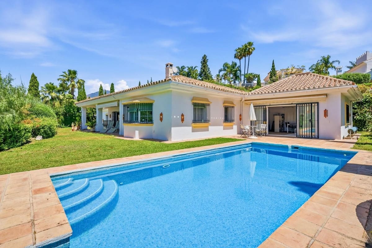 2 soveværelse Villa til salg i Benahavis med swimmingpool - € 1.190.000 (Ref: 9922607)